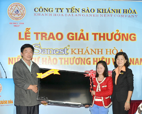 http://yensaokhanhhoa.com.vn/yensao/app/webroot/upload/images/TRAO%20GIAI%20TAI%20PHU%20YEN_Web.jpg